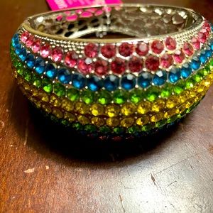 Sassy Jones oversized Kerri Cuff